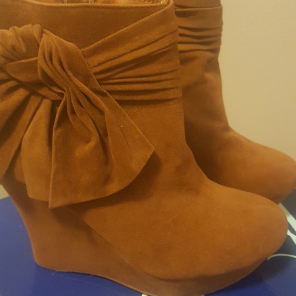 Ladies Chestnut Wedge Booties - Picture 2 of 3